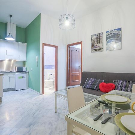 Galindo Center Premium Suites, Free Parking Sevilla Bagian luar foto