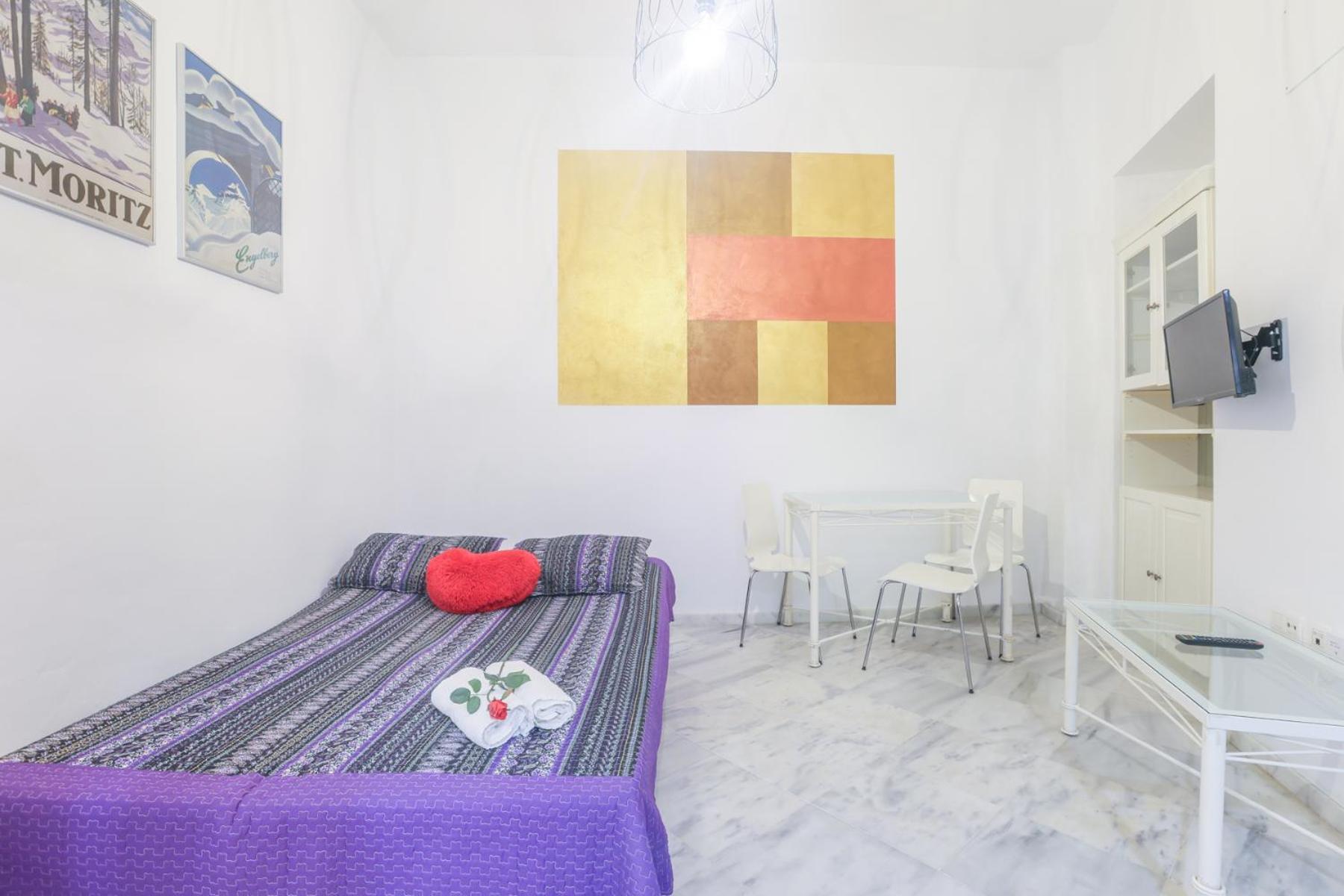 Galindo Center Premium Suites, Free Parking Sevilla Bagian luar foto