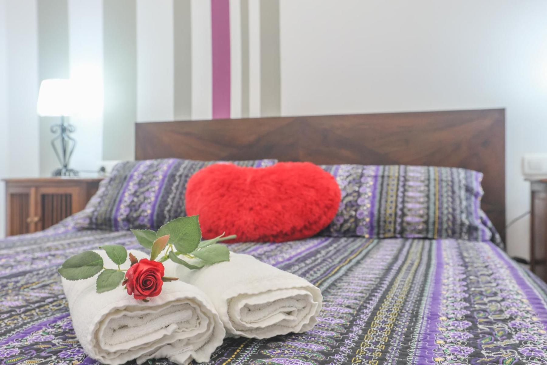 Galindo Center Premium Suites, Free Parking Sevilla Bagian luar foto