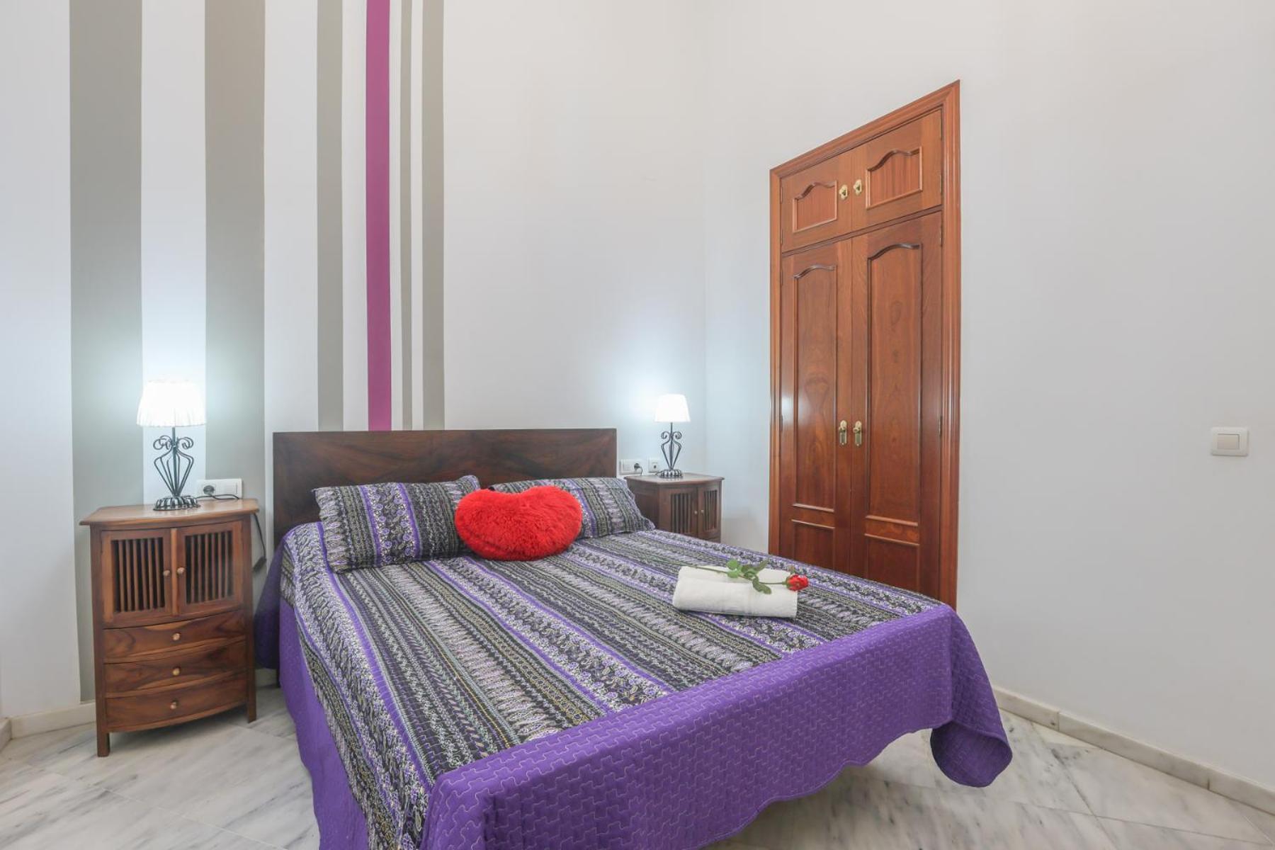 Galindo Center Premium Suites, Free Parking Sevilla Bagian luar foto
