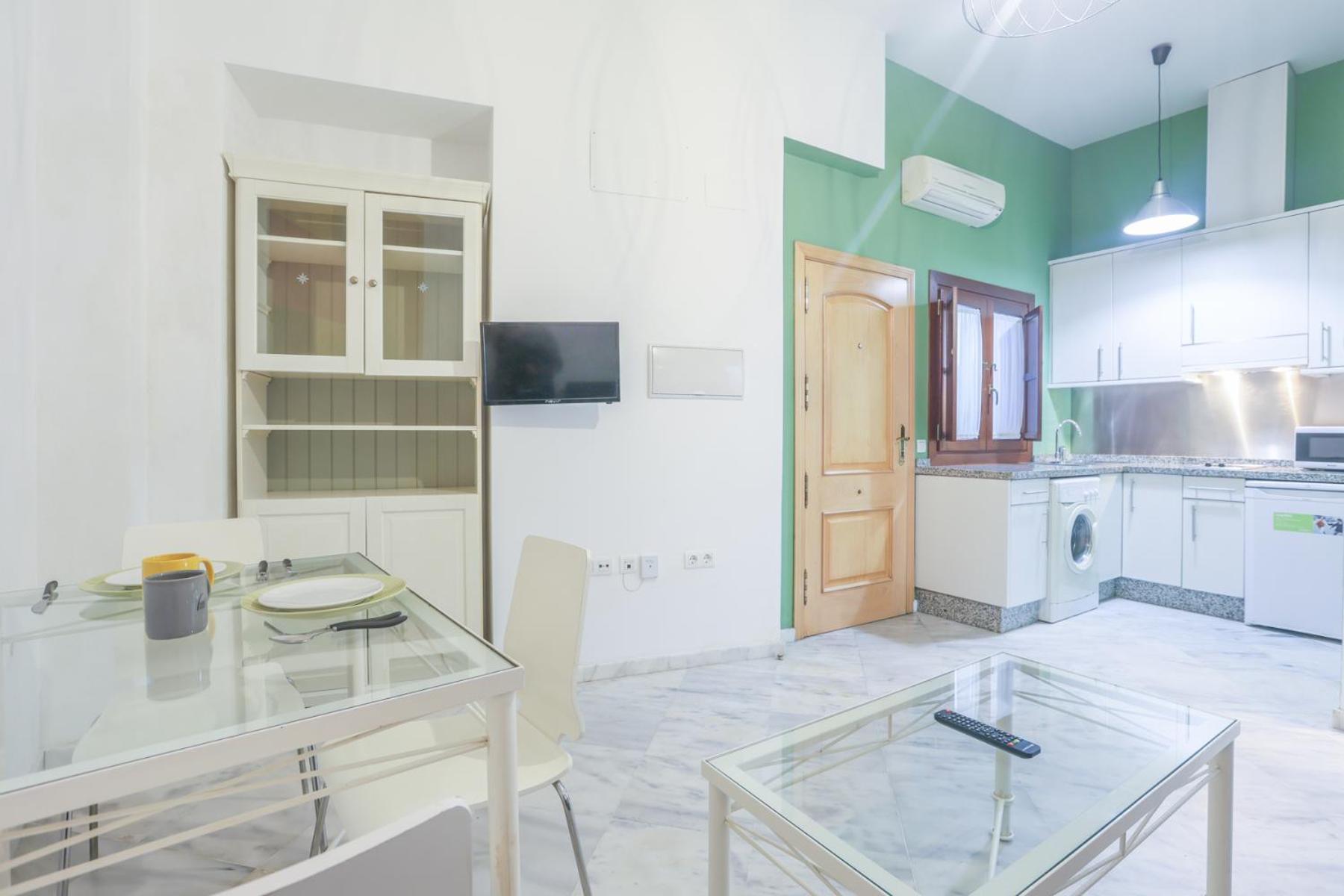 Galindo Center Premium Suites, Free Parking Sevilla Bagian luar foto